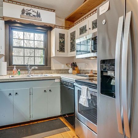 Charming Cabin With Fire Pit And Decks About 7 Mi To Helen Sautee Nacoochee Exterior photo