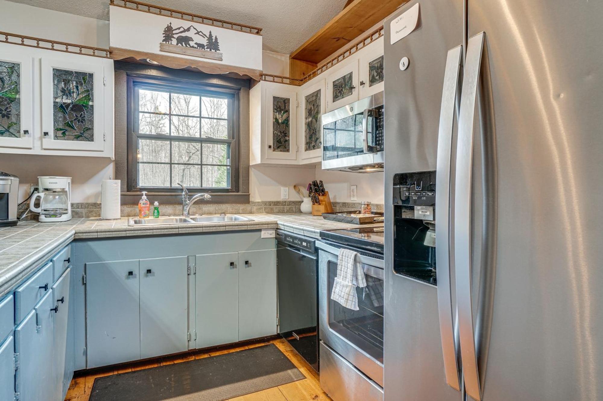 Charming Cabin With Fire Pit And Decks About 7 Mi To Helen Sautee Nacoochee Exterior photo