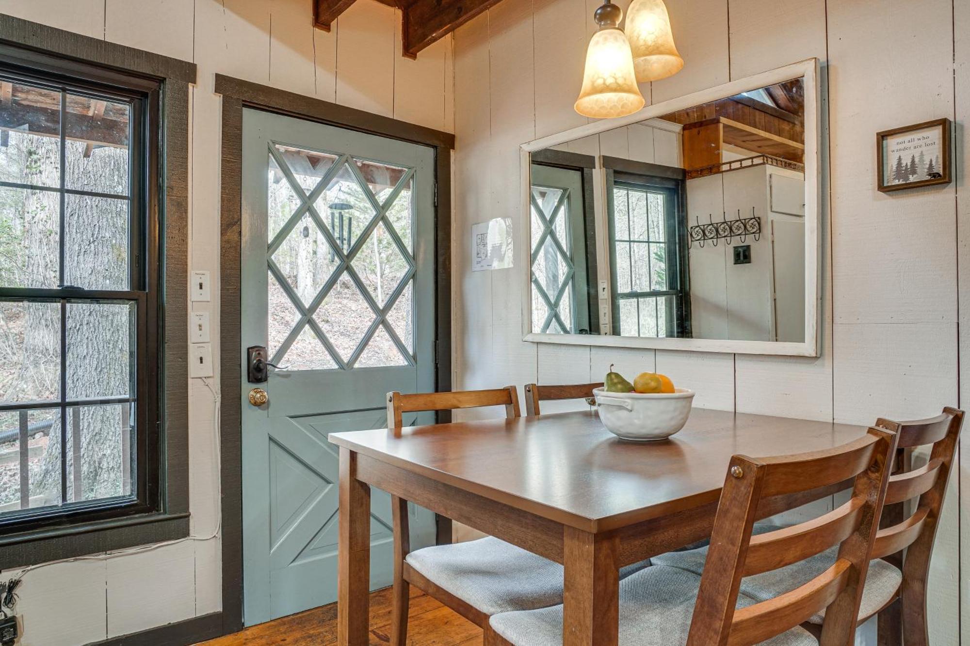 Charming Cabin With Fire Pit And Decks About 7 Mi To Helen Sautee Nacoochee Exterior photo